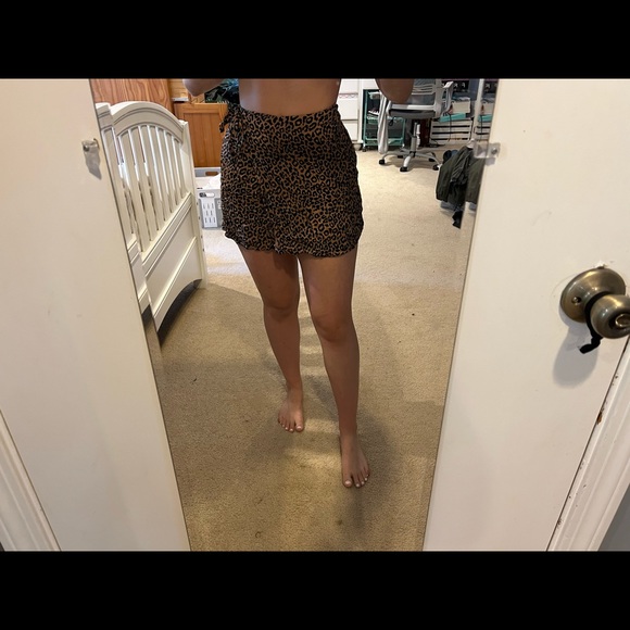 Cheetah print wrap mini skirt - Picture 1 of 7